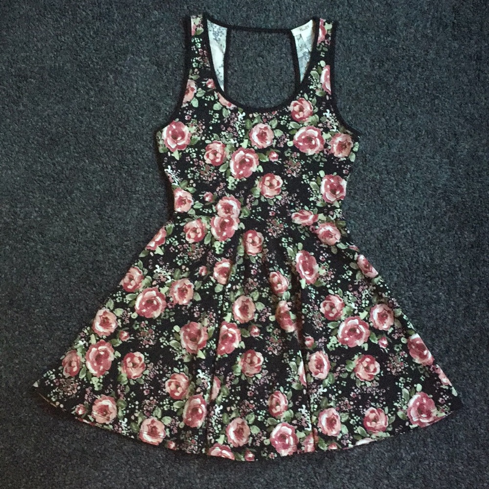 FLORAL DRESS 🌸
